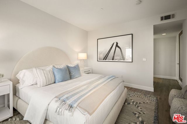 5625 Crescent Parkway 340, Los Angeles, CA 90094