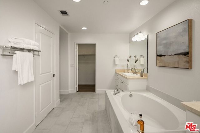 5625 Crescent Parkway 340, Los Angeles, CA 90094