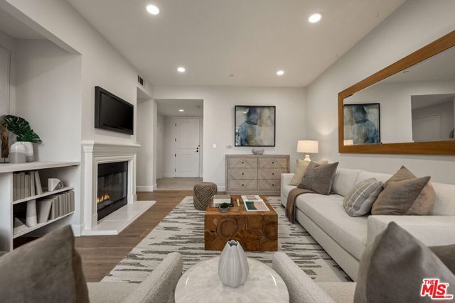 5625 Crescent Parkway 340, Los Angeles, CA 90094