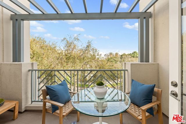 5625 Crescent Parkway 340, Los Angeles, CA 90094