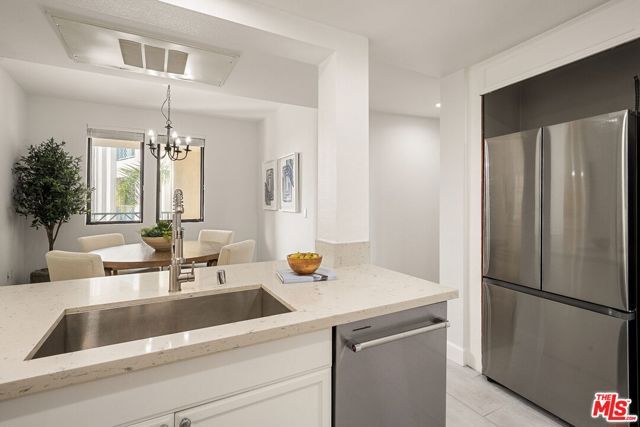 5625 Crescent Parkway 340, Los Angeles, CA 90094