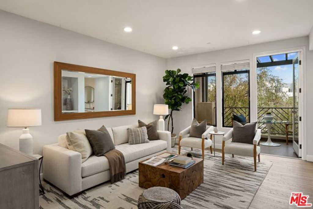 5625 Crescent Parkway 340, Los Angeles, CA 90094