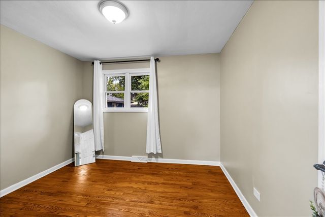 707 S Gables Boulevard, Wheaton, IL 60189