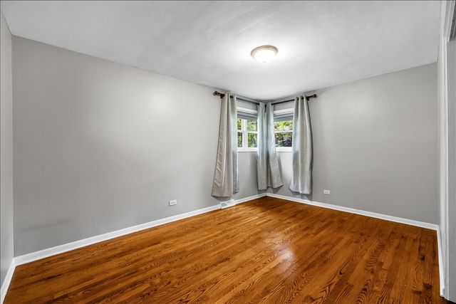 707 S Gables Boulevard, Wheaton, IL 60189