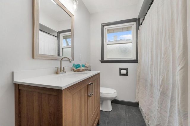 821 Saxony DRIVE, Racine, WI 53402