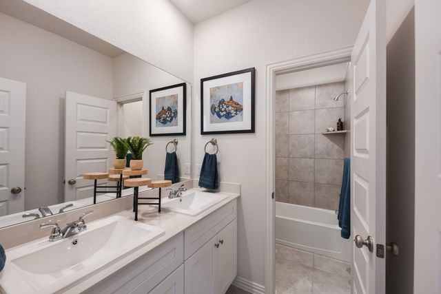 3941 Allred Drive, Heartland, TX 75114