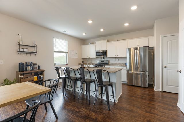905 Aberdeen Ct, Columbia, TN 38401