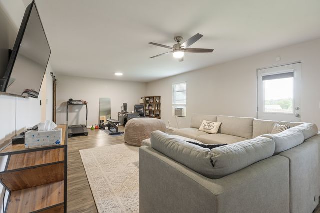 905 Aberdeen Ct, Columbia, TN 38401