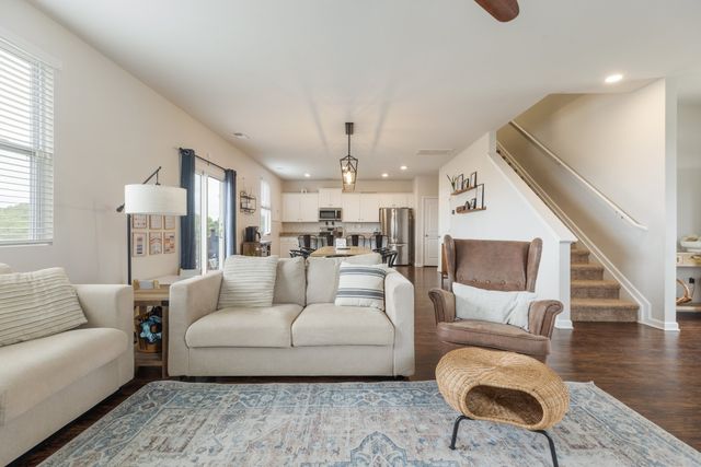 905 Aberdeen Ct, Columbia, TN 38401