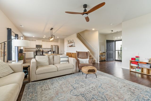 905 Aberdeen Ct, Columbia, TN 38401