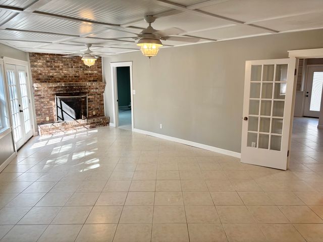 32 NE Bay Drive, Fort Walton Beach, FL 32548