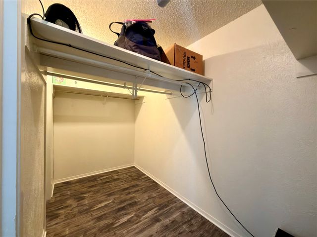 124 Golden Oaks Drive, Mabank, TX 75156