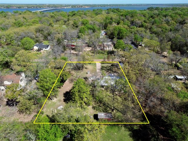 124 Golden Oaks Drive, Mabank, TX 75156