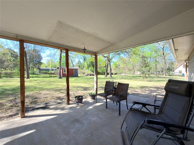 124 Golden Oaks Drive, Mabank, TX 75156