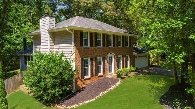 9770 Lake Forest Way, Roswell, GA 30076