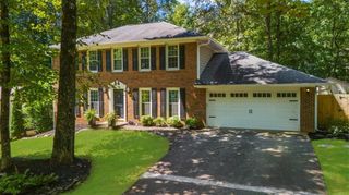 9770 Lake Forest Way, Roswell, GA 30076