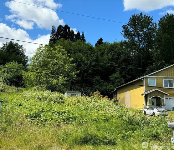 14253 Macadam Road S, Tukwila, WA 98168