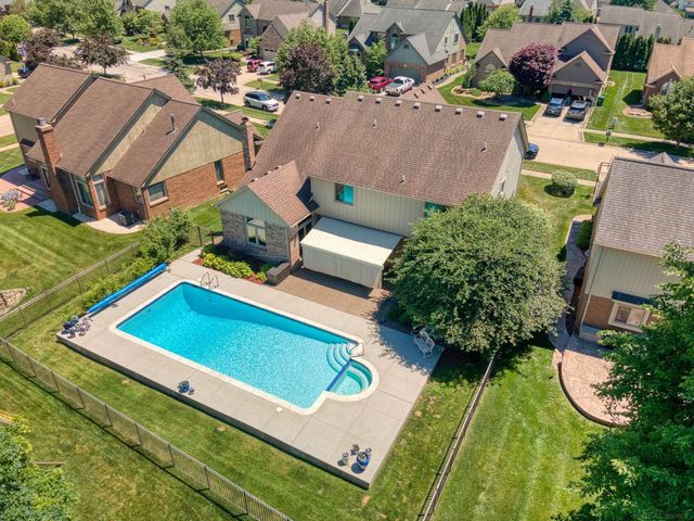 20547 Windham Drive, Macomb Twp, MI 48044
