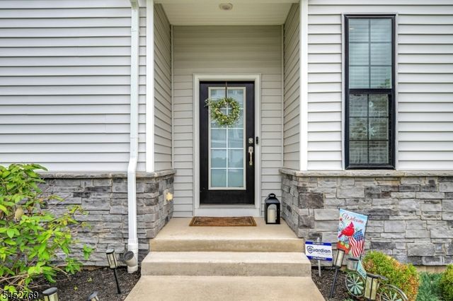 49 Whitney Ave, Morris Plains Boro, NJ 07950
