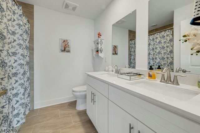 49 Whitney Ave, Morris Plains Boro, NJ 07950