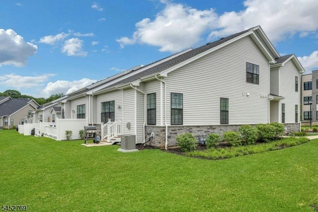 49 Whitney Ave, Morris Plains Boro, NJ 07950