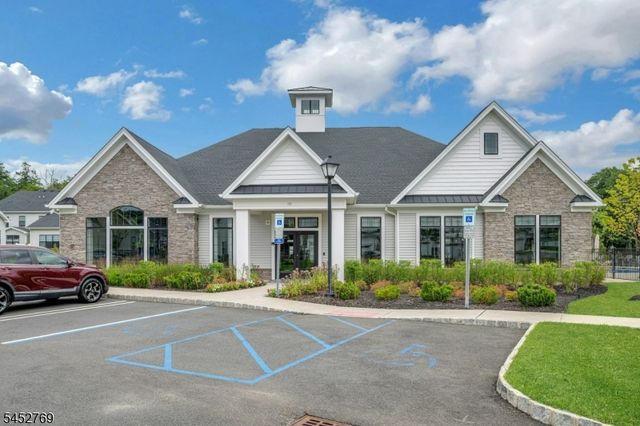 49 Whitney Ave, Morris Plains Boro, NJ 07950