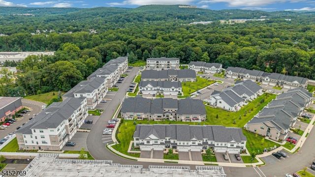 49 Whitney Ave, Morris Plains Boro, NJ 07950