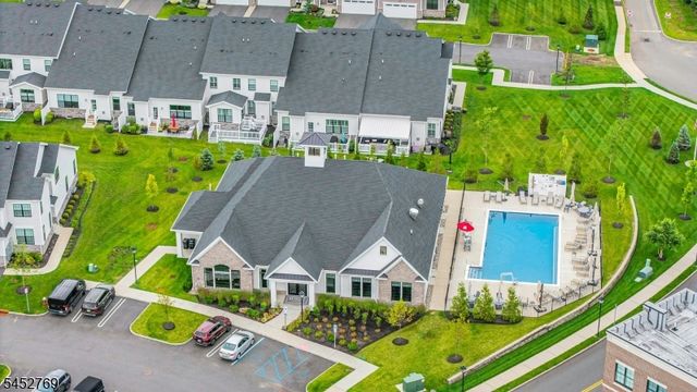 49 Whitney Ave, Morris Plains Boro, NJ 07950