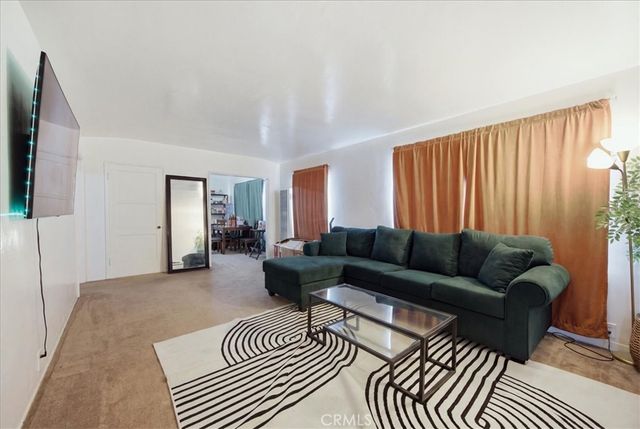 2441 Cedar Avenue, Long Beach, CA 90806