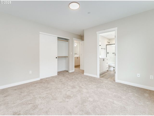 14372 Se KNIGHT St, Portland, OR 97236