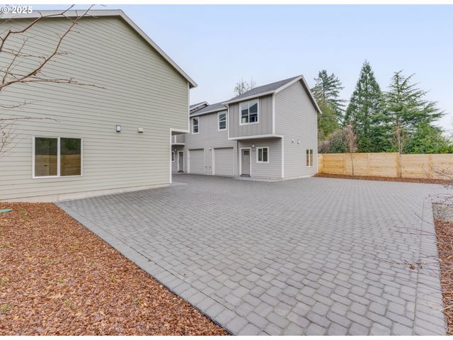 14372 Se KNIGHT St, Portland, OR 97236