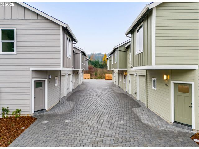 14372 Se KNIGHT St, Portland, OR 97236