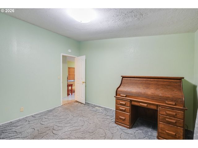 30500 S DEARDORFF Rd, Molalla, OR 97038