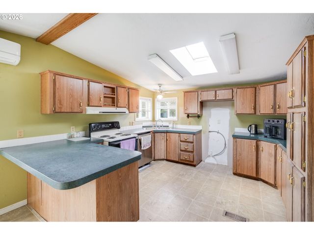 30500 S DEARDORFF Rd, Molalla, OR 97038