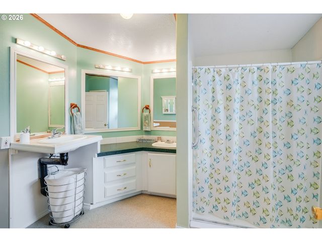 30500 S DEARDORFF Rd, Molalla, OR 97038