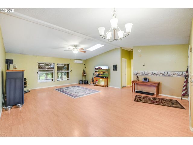 30500 S DEARDORFF Rd, Molalla, OR 97038