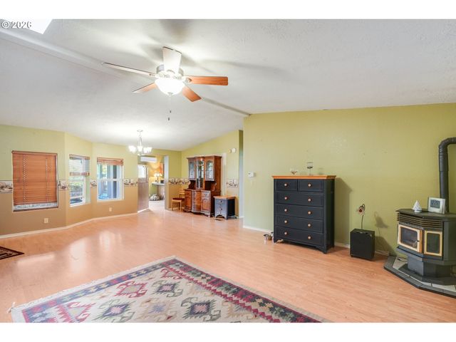 30500 S DEARDORFF Rd, Molalla, OR 97038