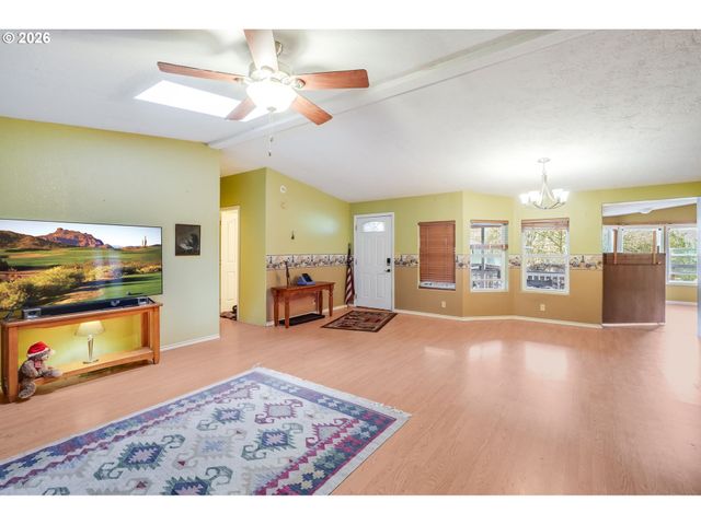 30500 S DEARDORFF Rd, Molalla, OR 97038