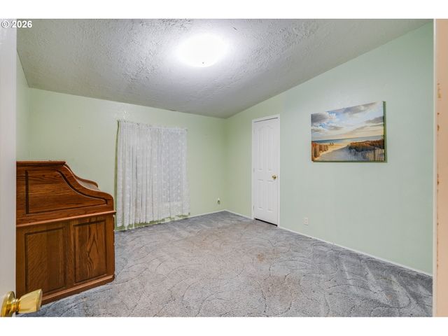 30500 S DEARDORFF Rd, Molalla, OR 97038