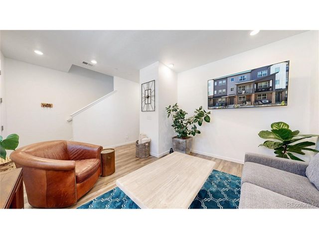 7008 Ipswich Ct, Castle Pines, CO 80108