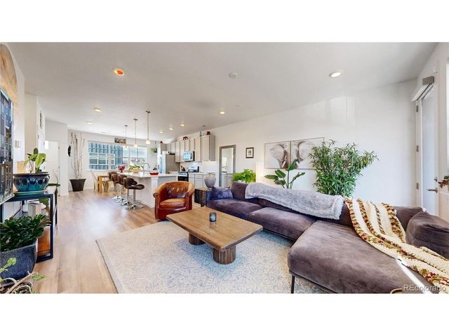 7008 Ipswich Ct, Castle Pines, CO 80108