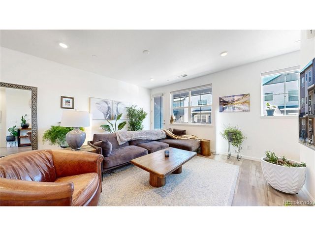 7008 Ipswich Ct, Castle Pines, CO 80108