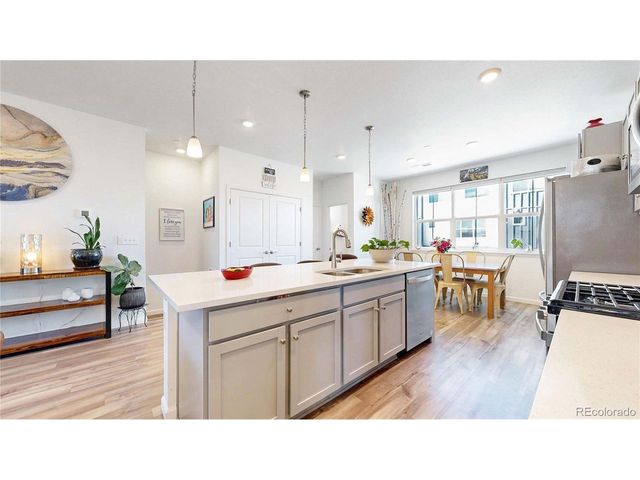 7008 Ipswich Ct, Castle Pines, CO 80108