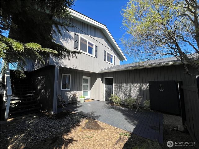 373 Sand Dune Avenue NW, Ocean Shores, WA 98569
