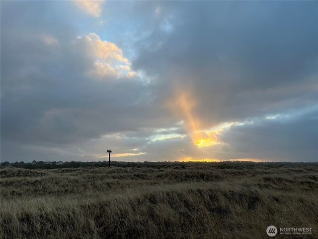 373 Sand Dune Avenue NW, Ocean Shores, WA 98569