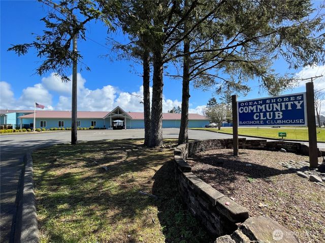 373 Sand Dune Avenue NW, Ocean Shores, WA 98569