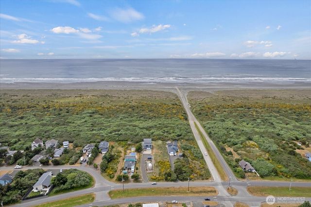 373 Sand Dune Avenue NW, Ocean Shores, WA 98569