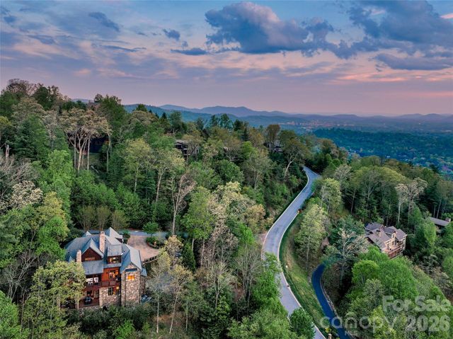 8 Timber Wolf Court, Asheville, NC 28804