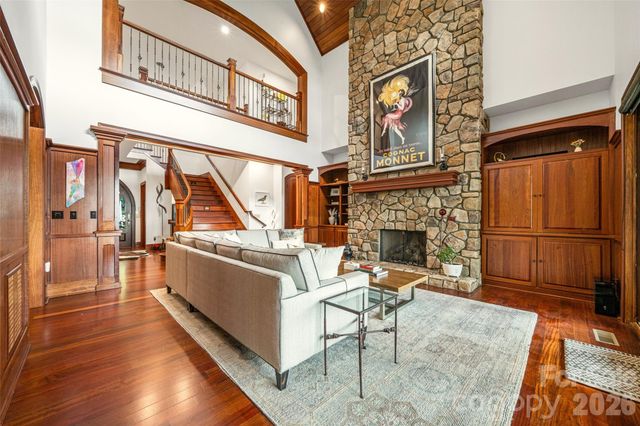 8 Timber Wolf Court, Asheville, NC 28804