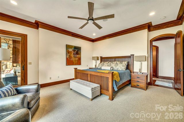 8 Timber Wolf Court, Asheville, NC 28804